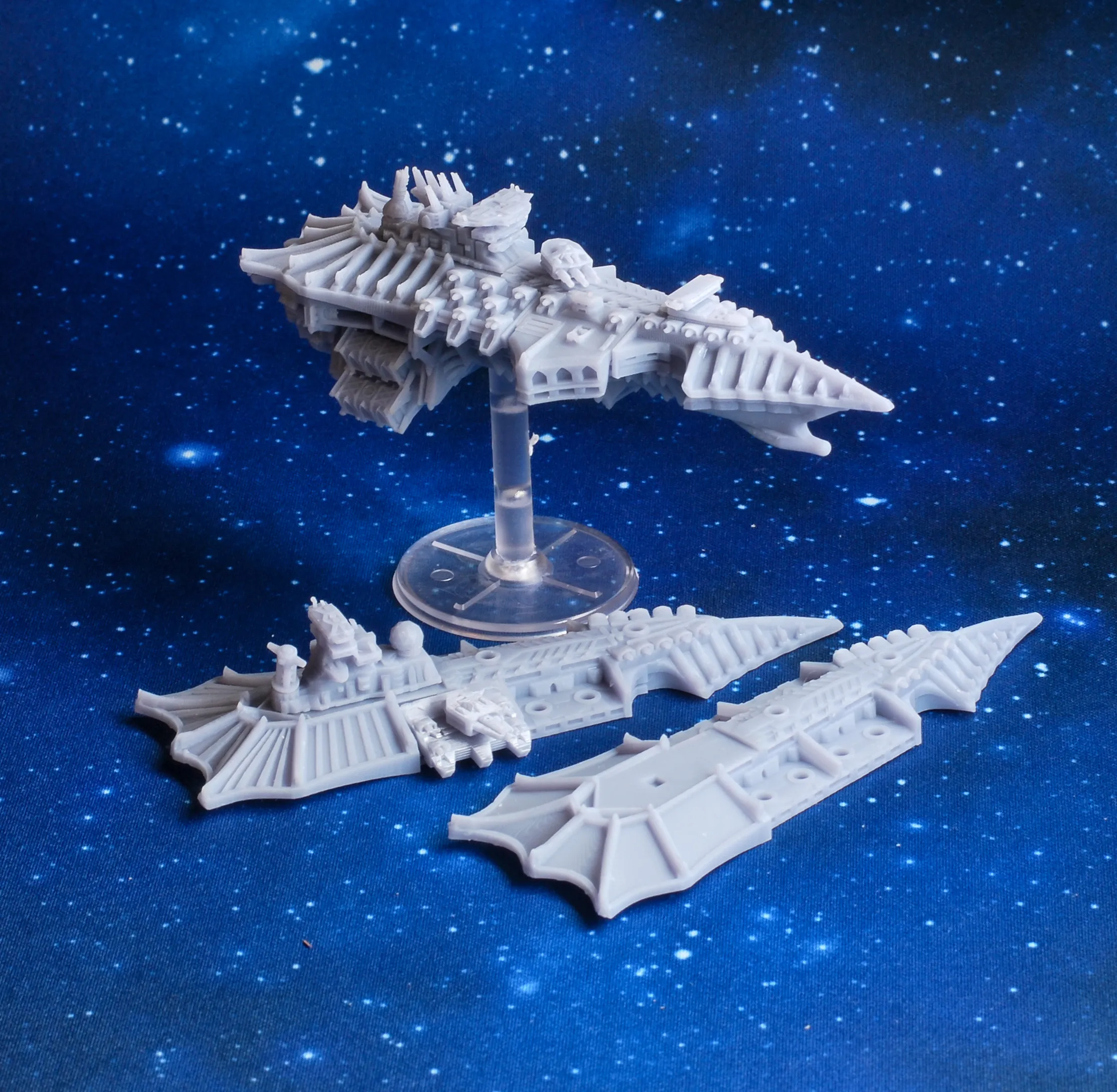 Tartarus Strigoi-Klasse Schwerer Kreuzer Tartarus Strigoi-Klasse Schwerer Kreuzer